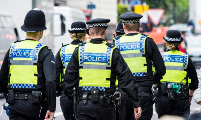 UK Police Chiefs Pledge Officers Will Attend All Home Burglaries