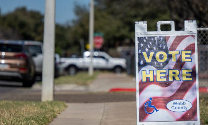 Federal Appeals Court Upholds Texas Law Requiring Pen-on-Paper Voter Signature on Registrations