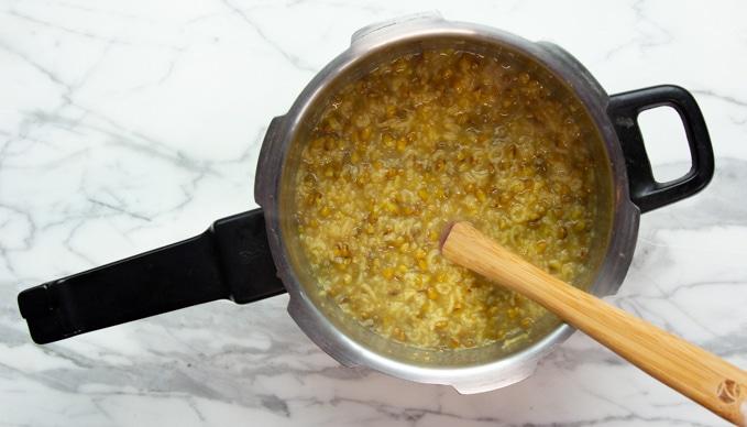 Khichdi after stirring. See how soft and homogenous it is? (Courtesy of ButteredVeg.com)