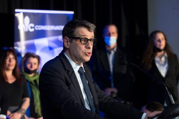 Quebec Conservative Leader Eric Duhaime speaks to supporters in Quebec City on April 5, 2022. (Jacques Boissinot/The Canadian Press)
