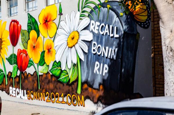 Recall Mike Bonin art is panted on shops along Abbot Kinney Boulevard in Venice Beach, Calif., on Feb. 18, 2022. (John Fredricks/The Epoch Times)