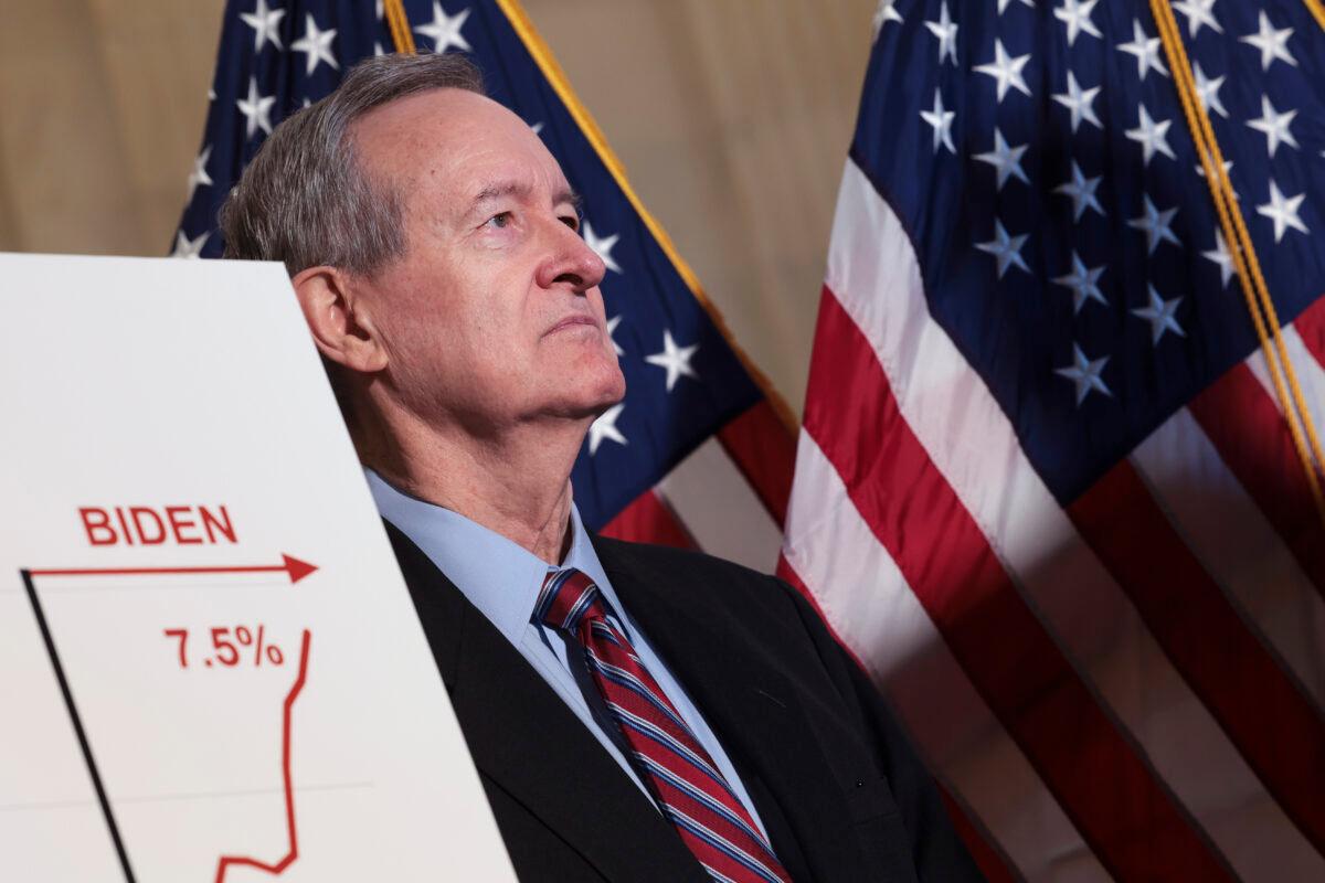 U.S. Sen. Mike Crapo (R-Idaho) attends a press conference on inflation at the Russell Senate Office Building in Washington on Feb. 16, 2022. Crapo blamed the near-record high inflation on the Biden administration and the Democratic fiscal agenda. (Kevin Dietsch/Getty Images)