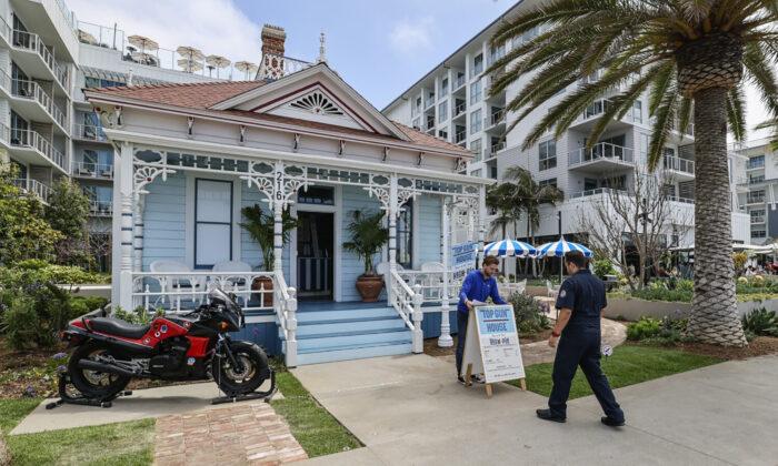 Oceanside’s Famed ‘Top Gun’ House Reopens as Nostalgic Pie Shop