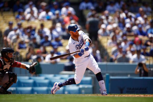 Justin Turner #10 of the Los Angeles Dodgers in the fourth inning at Dodger Stadium, in Los Angeles, on May 18, 2022. (Ronald Martinez/Getty Images)