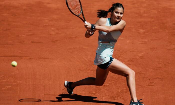 US Open Champion Raducanu Loses in 2nd Round at French Open