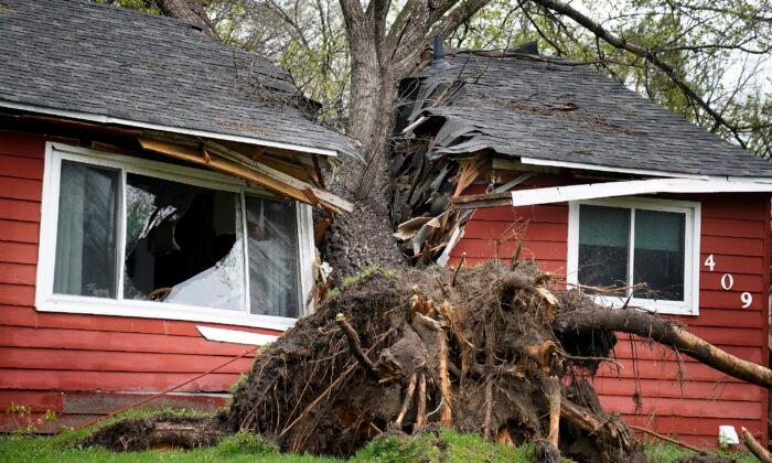 Severe Storms Blamed for 3 Deaths in South Dakota, Minnesota