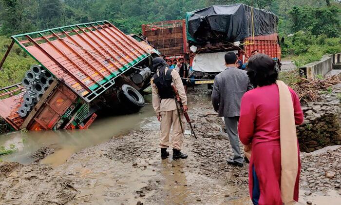 Mudslide Kills 16 People in India, 60 Others Feared Trapped