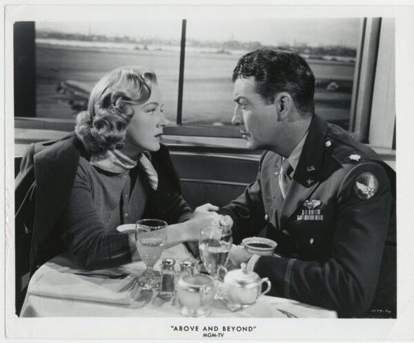 Eleanor Parker as Lucey Tibbets and Robert Taylor as Paul Tibbets Jr. in "Above and Beyond." (Metro-Goldwyn-Mayer)