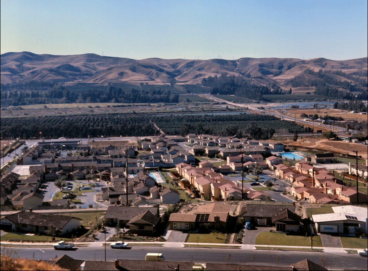 Development in the Yorba Linda area by the Santa Ana River in 1966. (Courtesy of Orange County Archives (<span class="cc-license-identifier">CC BY 2.0 [https://creativecommons.org/licenses/by/2.0/]</span>)