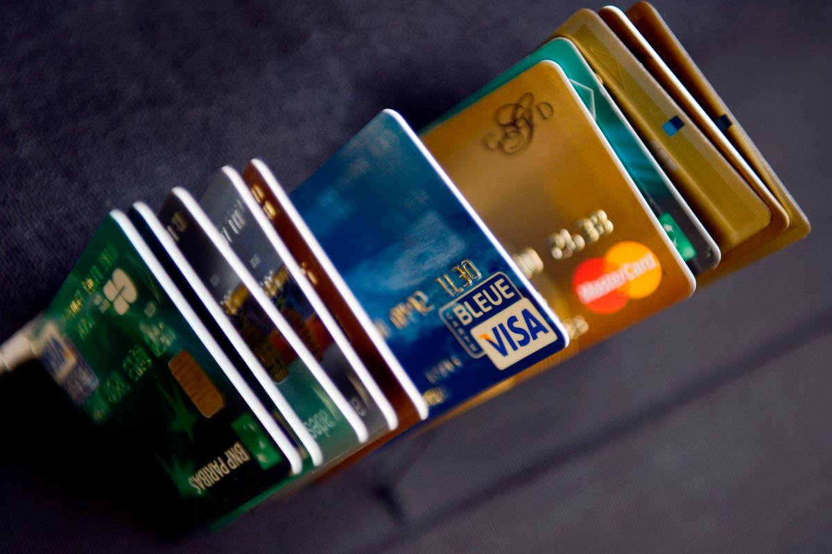 Richest Americans Prefer This Type of Credit Card