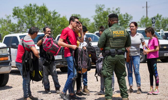 72 Percent of Illegal Border-Crossers Hail From Countries Other Than Mexico