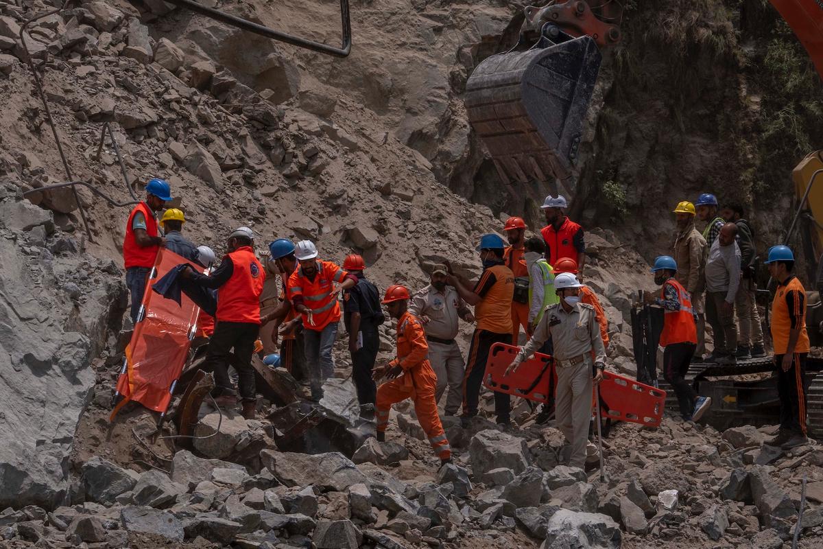 9 More Bodies Found in Kashmir Tunnel Collapse, Toll at 10