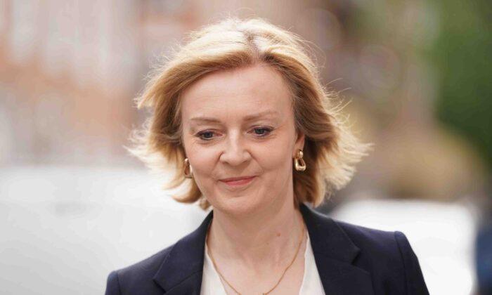 Truss U-Turns on Public Sector Pay 24 Hours After Promising to Save £8.8 Billion
