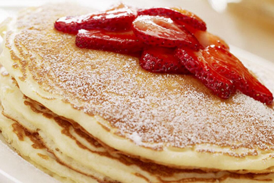Buttermilk Pancakes With Lemon and Ricotta