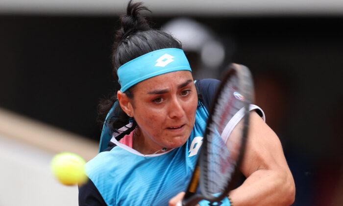Jabeur Exits French Open After Shock Defeat by Linette