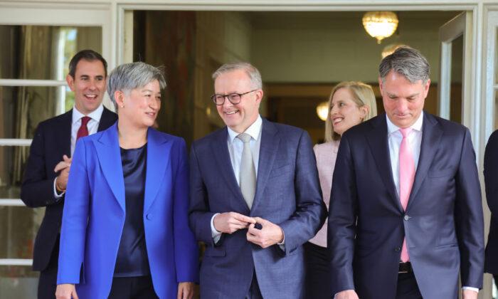 Australian Labor Party Forms Majority Government, Announces Ministry