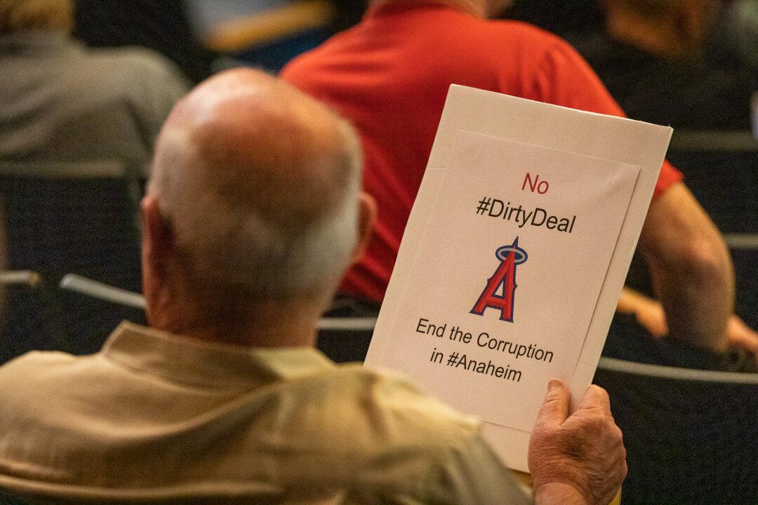 Anaheim Chooses Firm to Investigate Corruption Allegations