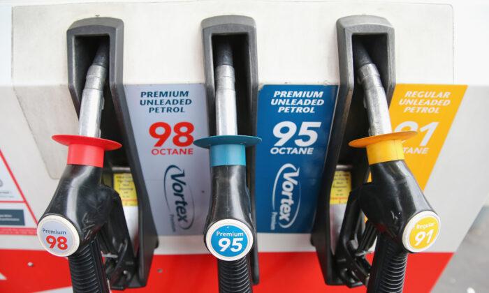Australian Motorists Urged to Fill Up As Fuel Tax Gets Reinstated