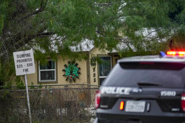 Police cordon off the scene where a man shot his grandmother before carrying out a massacre at Robb Elementary School, in Uvalde, Texas, on May 24, 2022. (Charlotte Cuthbertson/The Epoch Times)