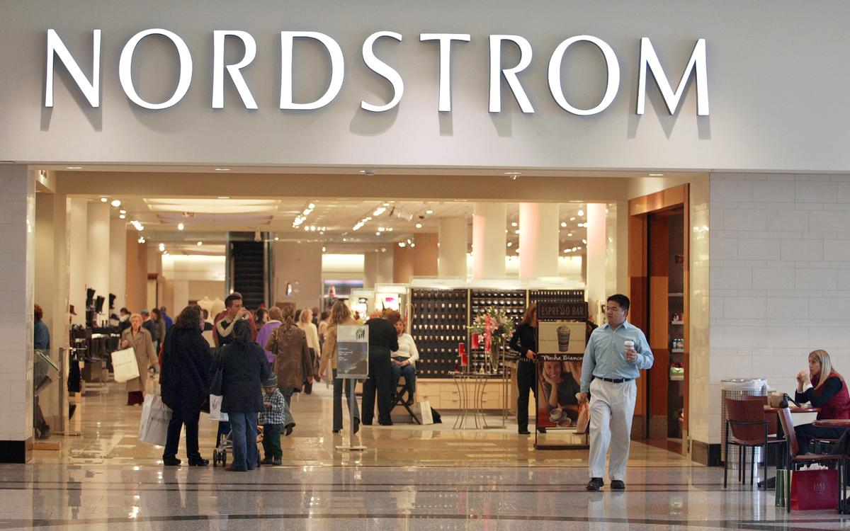 Chart Wars: Does Nordstrom or Urban Outfitters Appear Stronger After Q1 Earnings?