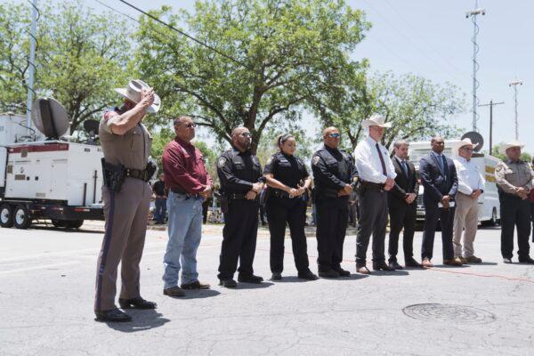 Law enforcement and other officials attend a press conference in Uvalde, Texas, on May 26, 2022. (Eric Thayer/Getty Images)