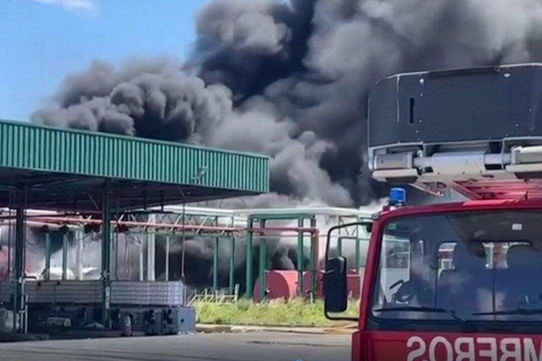 Explosion at Spanish Plant Leaves 2 Dead, 250 Kids Evacuated