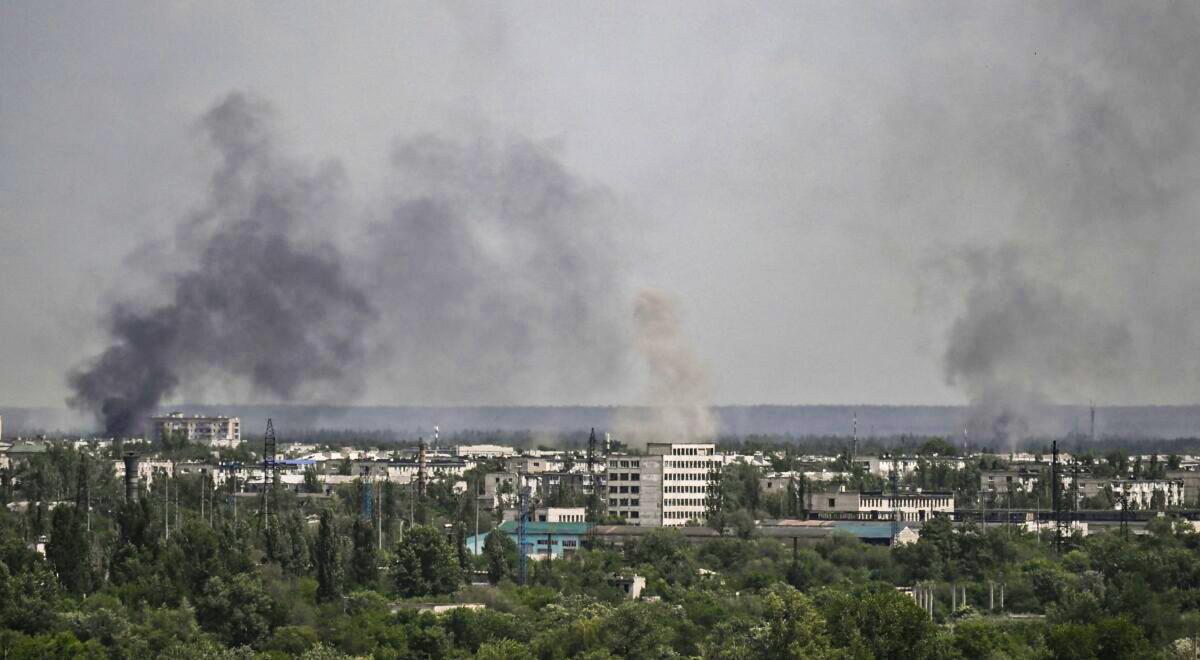 Two Reuters Journalists Injured, Driver Killed in East Ukraine