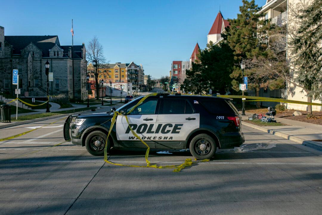 Wisconsin School Goes Virtual After Multiple Bomb Threats, Memorial Day Parade Canceled