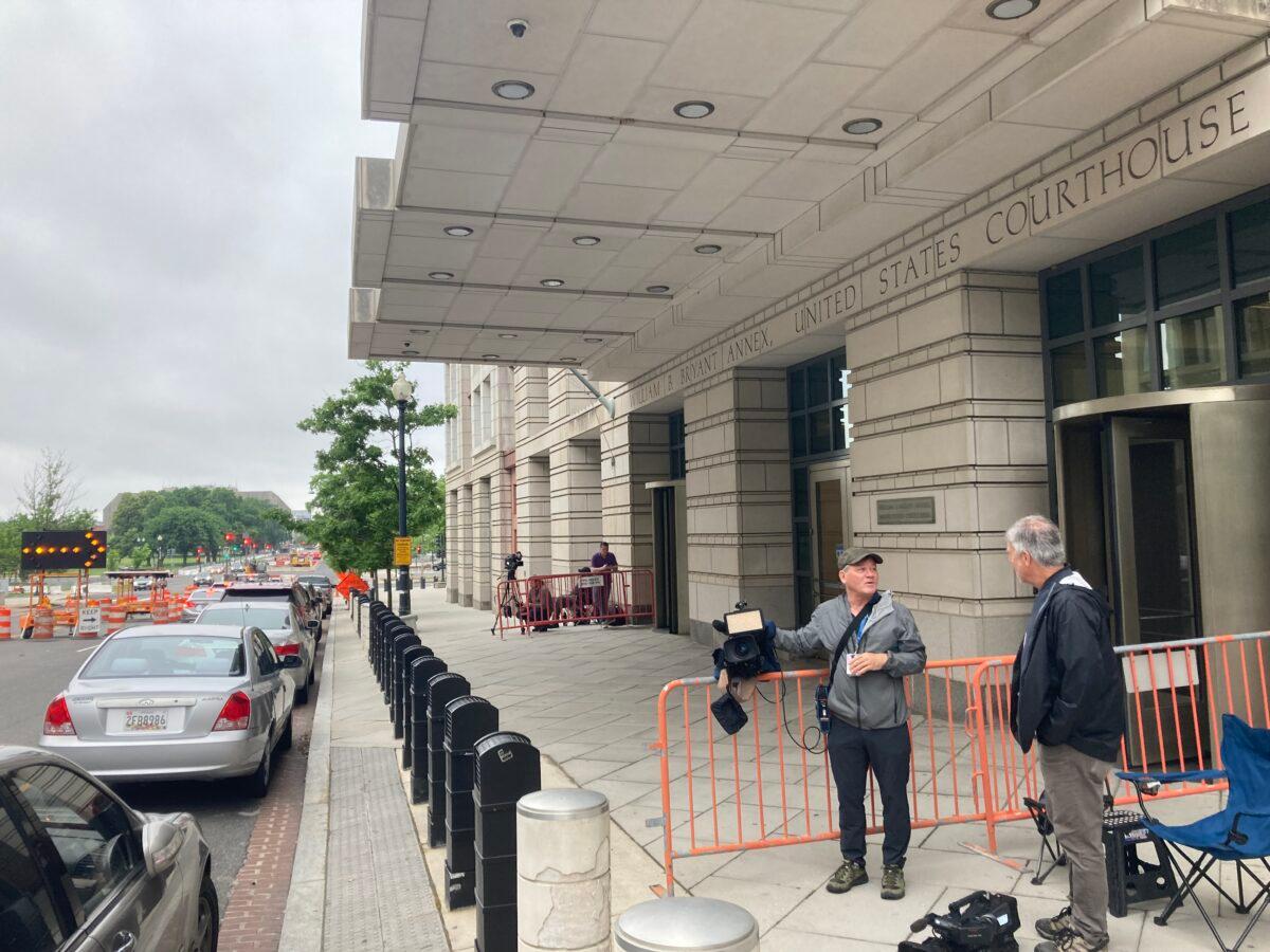 Barricades set up around the entrance to the U.S. courthouse in Washington, on May 27, 2022. (John Haughey/The Epoch Times)
