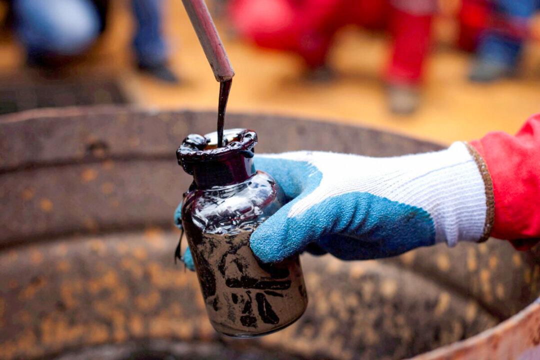 Oil Slips as Global Demand Concerns Weigh, OPEC+ Meeting Eyed