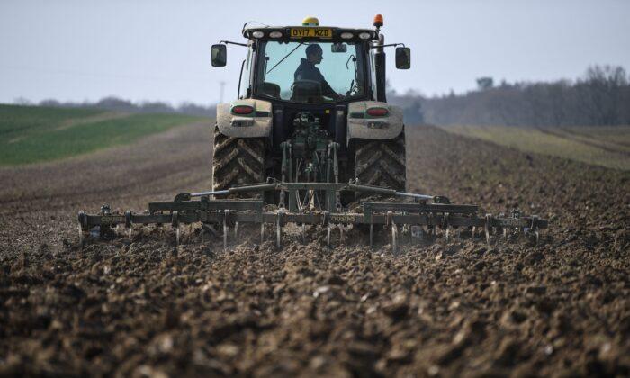 UK’s Biggest Fertiliser Producer Shuts Facility; Farmers Say There Is ‘Unprecedented Risk’ to Supply