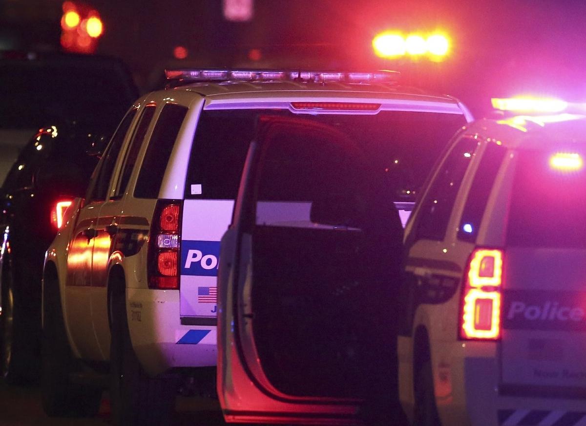 Teen Girl Killed, 8 Injured in Phoenix Strip Mall Shooting