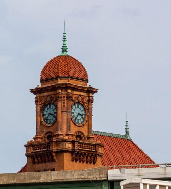 The Main Street Station Clock Tower in downtown Richmond. (Salomé Guruli/Unsplash)