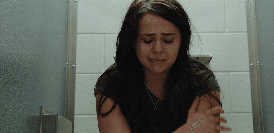 Bianca (Mae Whitman) coming to terms with her DUFF-ness, in "The DUFF." (Lionsgate/CBS Films)