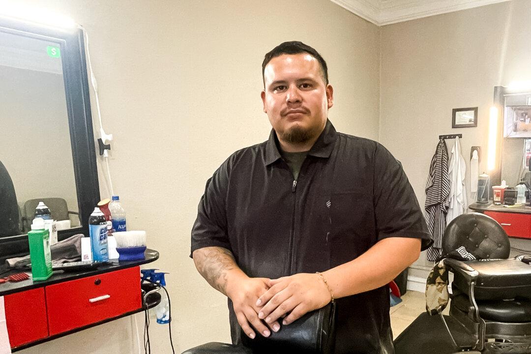 Uvalde Barber Recounts Racing to School, Giving Shotgun to Border Agent