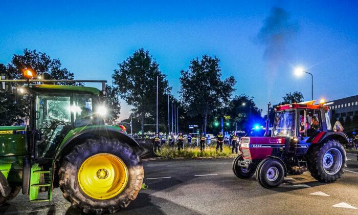 Dutch Farmers Protest Climate Mandates That Would Cut Livestock by 30 Percent