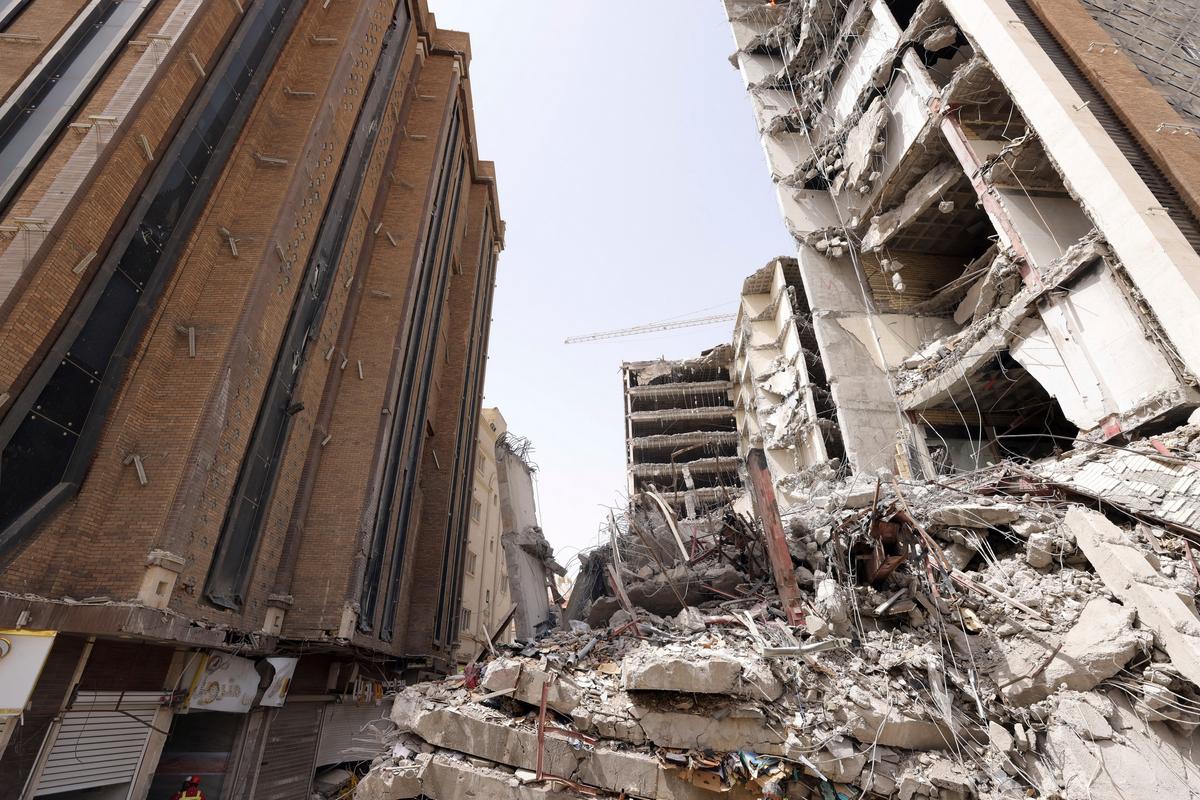 Death Toll in Iran Building Collapse Rises to at Least 38