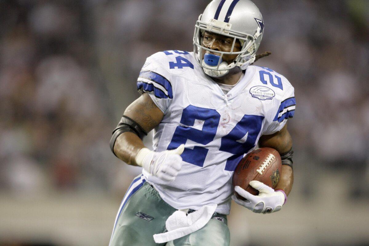 Dallas Cowboys running back Marion Barber III carries during the team's NFL football game against the New York Giants in Arlington, Texas, on Sept. 20, 2009. (Donna McWilliam/AP Photo)