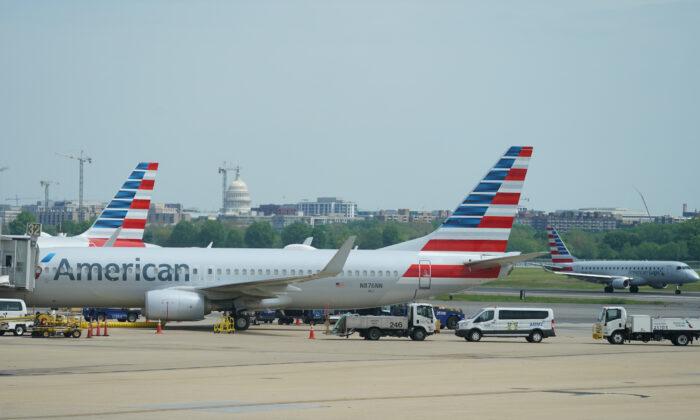 American Airlines Fuel Cost Warning Eclipses Upbeat Revenue Forecast, Shares Fall