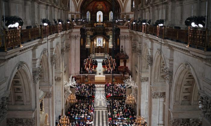 Britain Holds Thanksgiving Service for Absent Queen as Jubilee Celebrations Continue