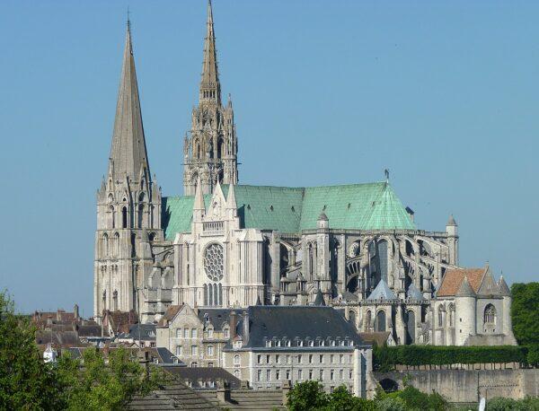 Chartres Cathedral, southeast view. (Olvr/CC BY-SA 3.0)