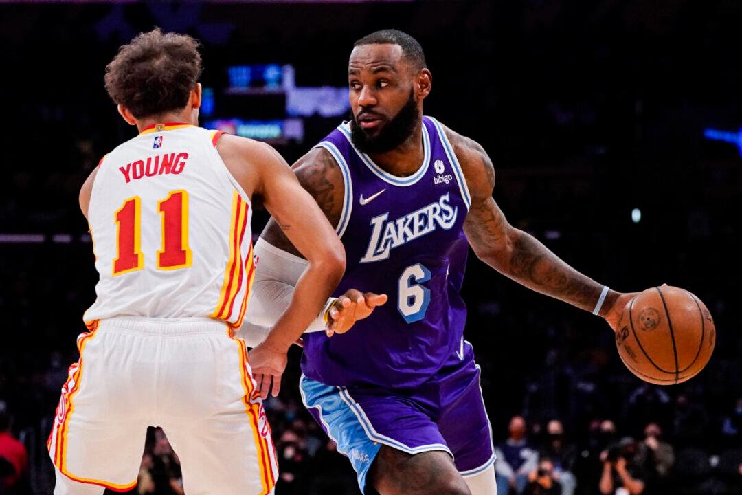 LeBron James Becomes First Active NBA Player to Score Billionaire Status: Report