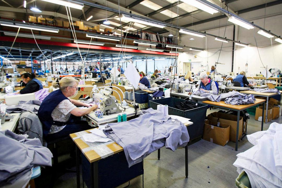 70 UK Firms Adopt 4-Day Week, Giving Employees 100 Percent Pay in New Trial