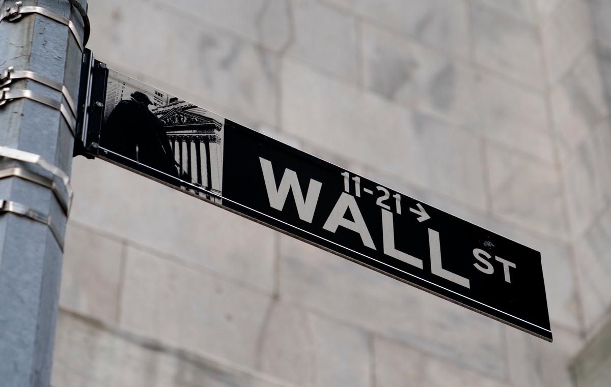Stocks Climb on Wall Street, Led by More Gains in Tech
