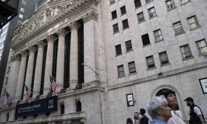 Stocks Rally as Uncertainties Keep Wall Street Wobbly