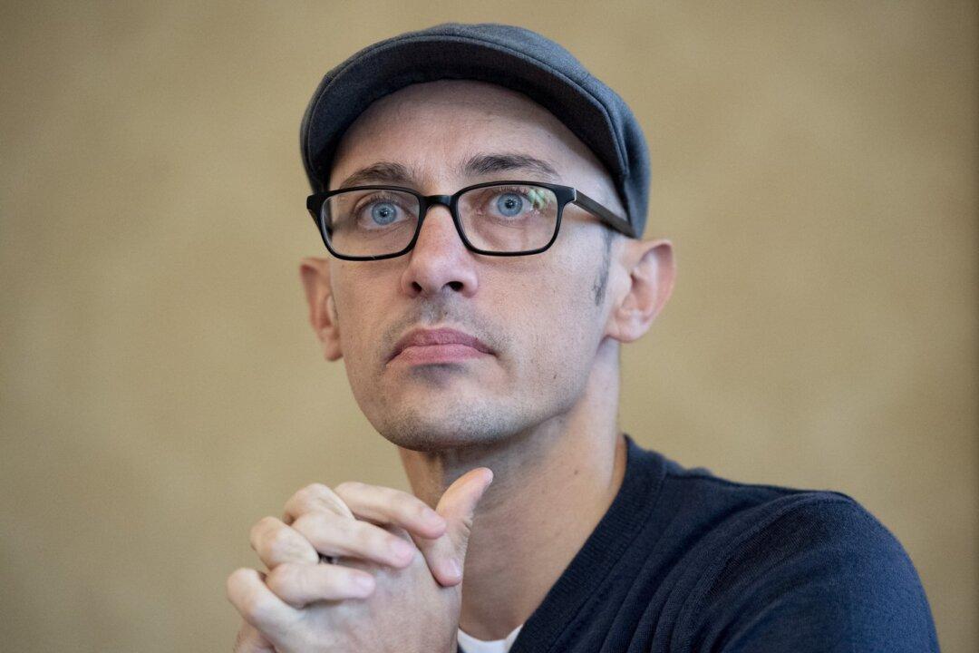 Shopify Shareholders Approve New Voting Rights for CEO Tobi Lutke, Stock Split