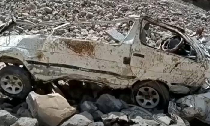 Bus Falls Into Deep Ravine in Southwest Pakistan, Killing 22