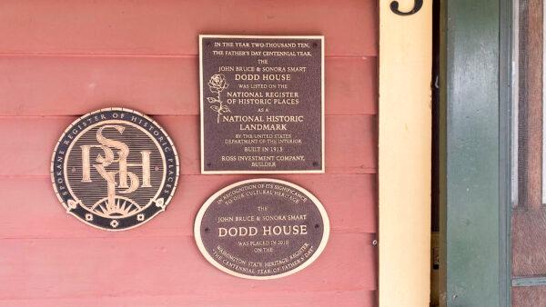 A sign stating that the Dodd House was added to the National Register of Historic Places in 2010. (Ilene Eng/NTD Television)