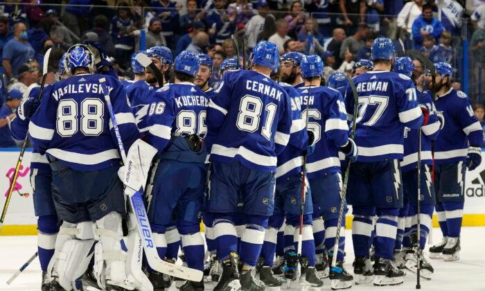 Lightning Beat Rangers 4–1 in Game 4 to Even East Final