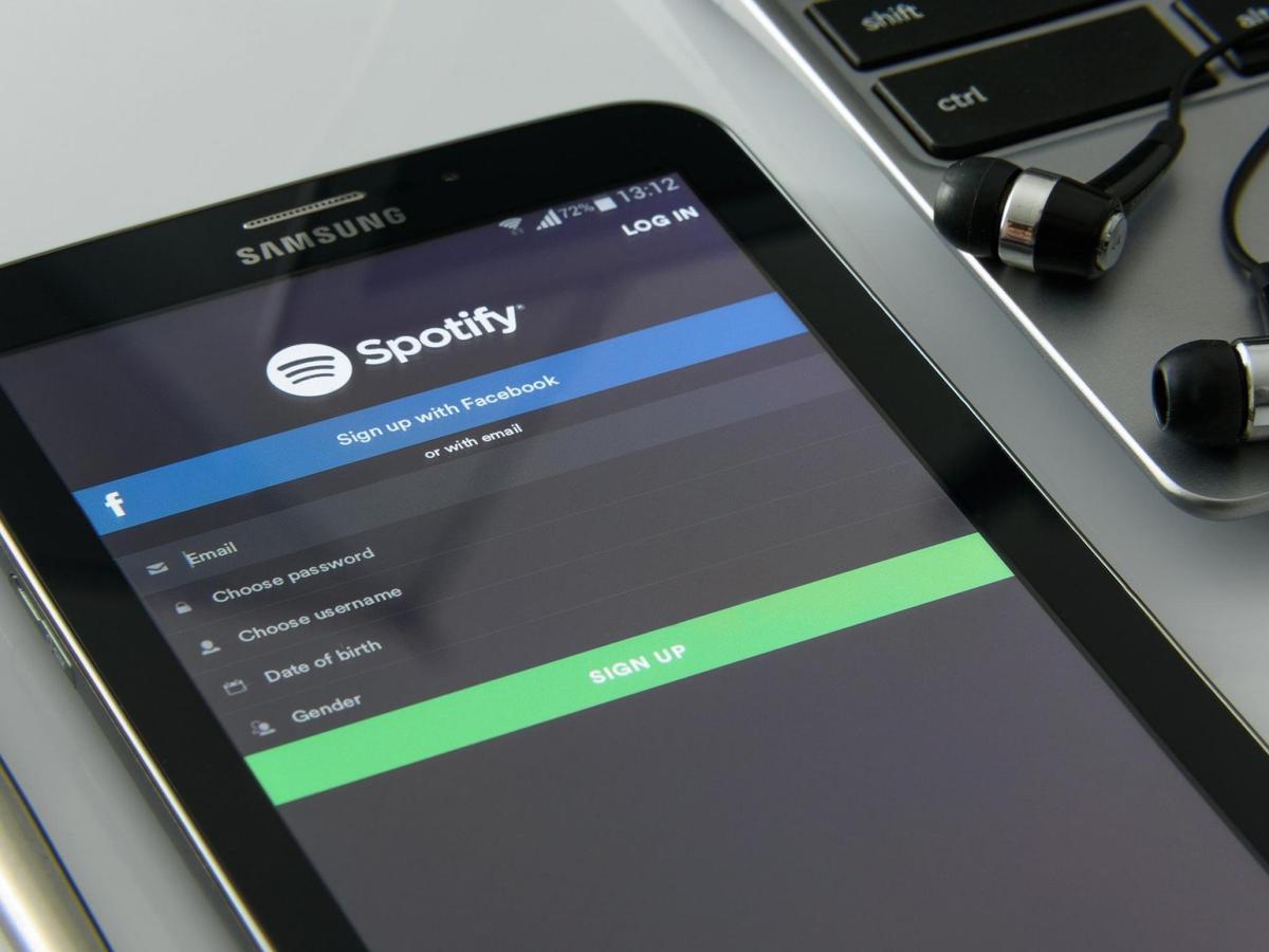 Spotify Shares Jump on Analyst Upgrade, Drawing Parallels With Netflix
